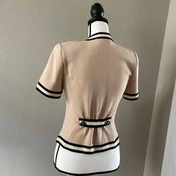 St. John Beige Short Sleeve Sweater luxury - Picture 4 of 16